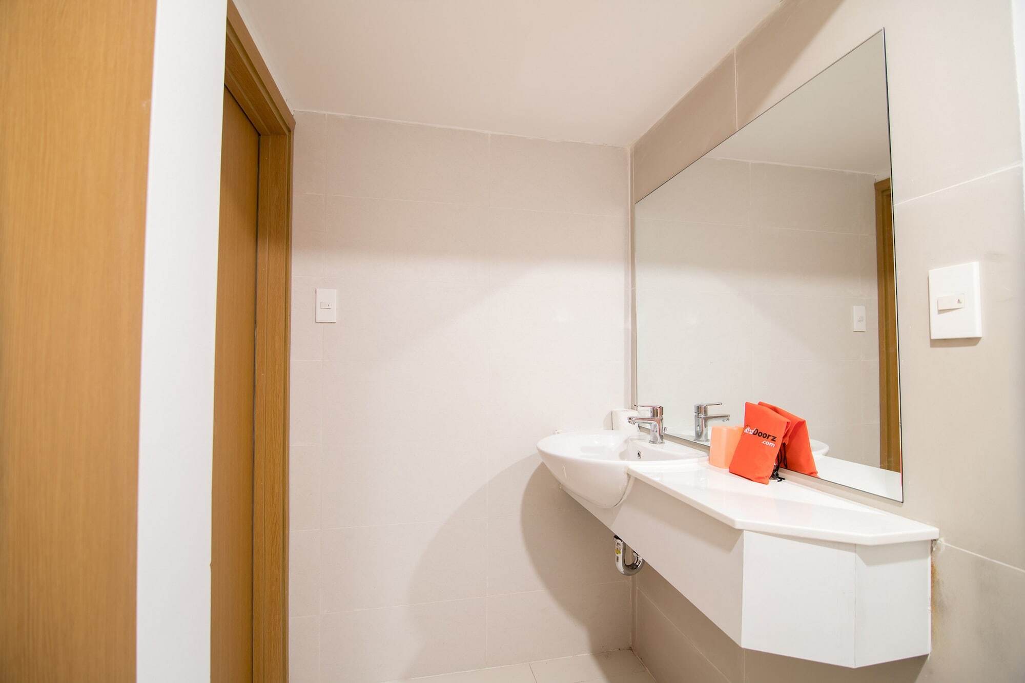 Reddoorz Plus Near Secc D7 Ho Chi Minh-Byen Eksteriør billede